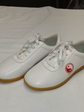 White canvas Chinese Kung Fu Tai Chi Wushu Lace-Up Sneakers with Yin-Yang Logo 6